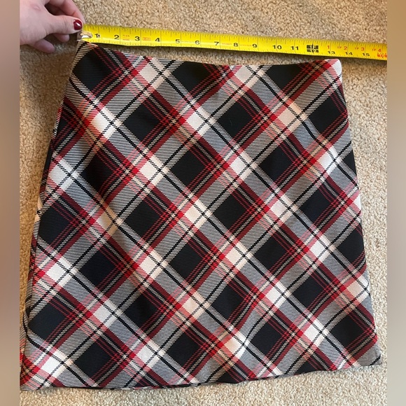 Red, black & cream H&M mini skirt - Picture 3 of 6